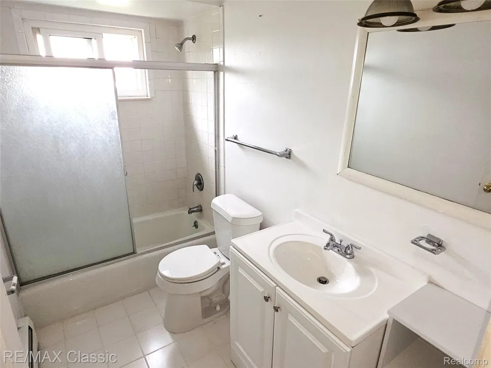 1101 Tienken Court #206 Rochester Hills City, MI 48306