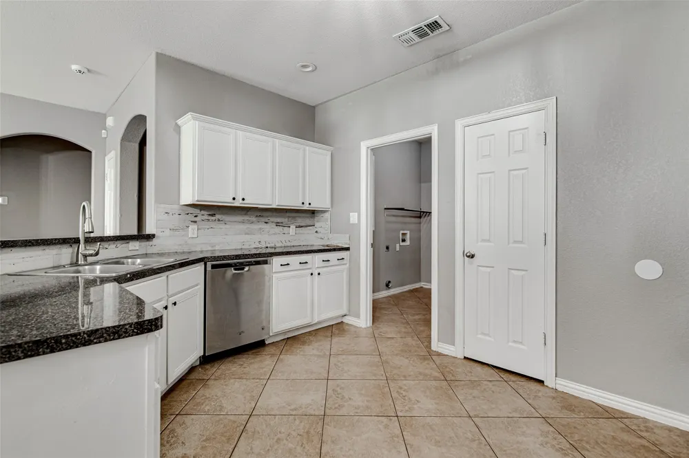 1015 Christine Street Keene, TX 76031