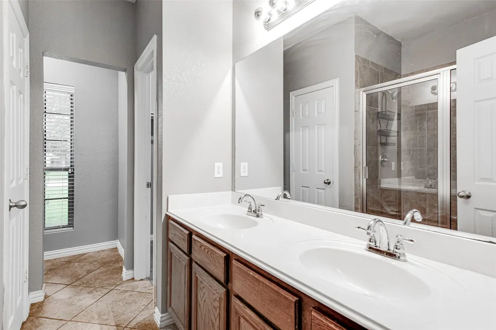 1015 Christine Street Keene, TX 76031
