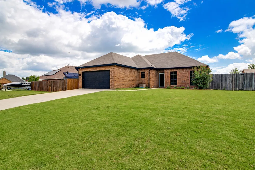 1015 Christine Street Keene, TX 76031