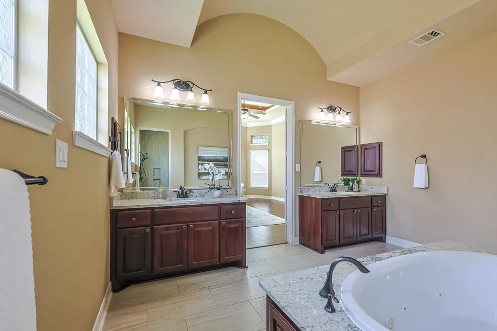 515 Mill Creek Road Pinehurst, TX 77362