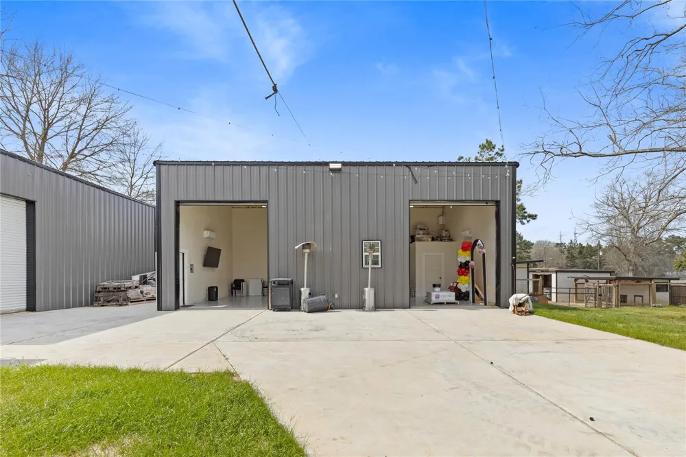 630 S Railroad Avenue Shepherd, TX 77371