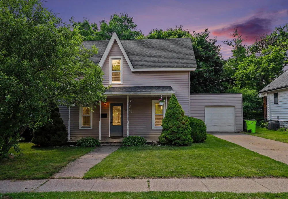 65 Pleasant Street Oxford Village, MI 48371