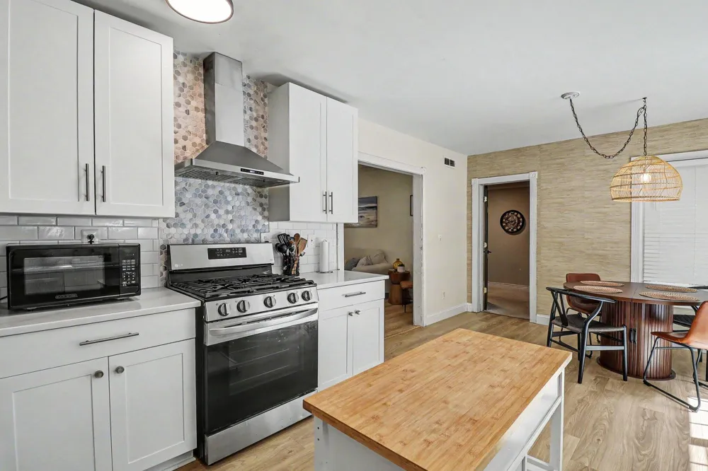 65 Pleasant Street Oxford Village, MI 48371