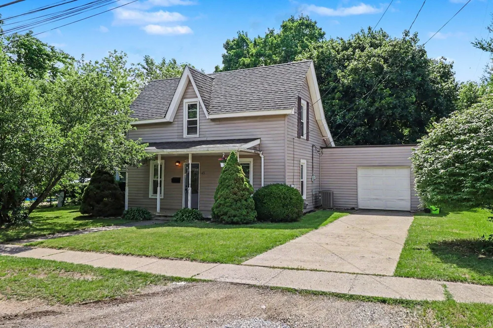 65 Pleasant Street Oxford Village, MI 48371