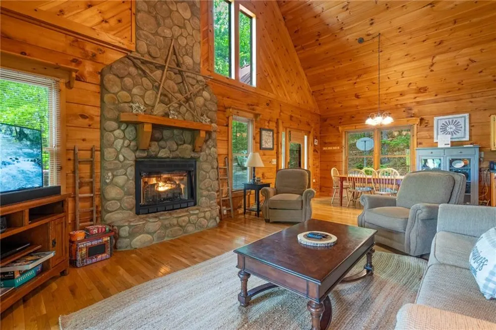 305 Martin Crossing Cherry Log, GA 30522