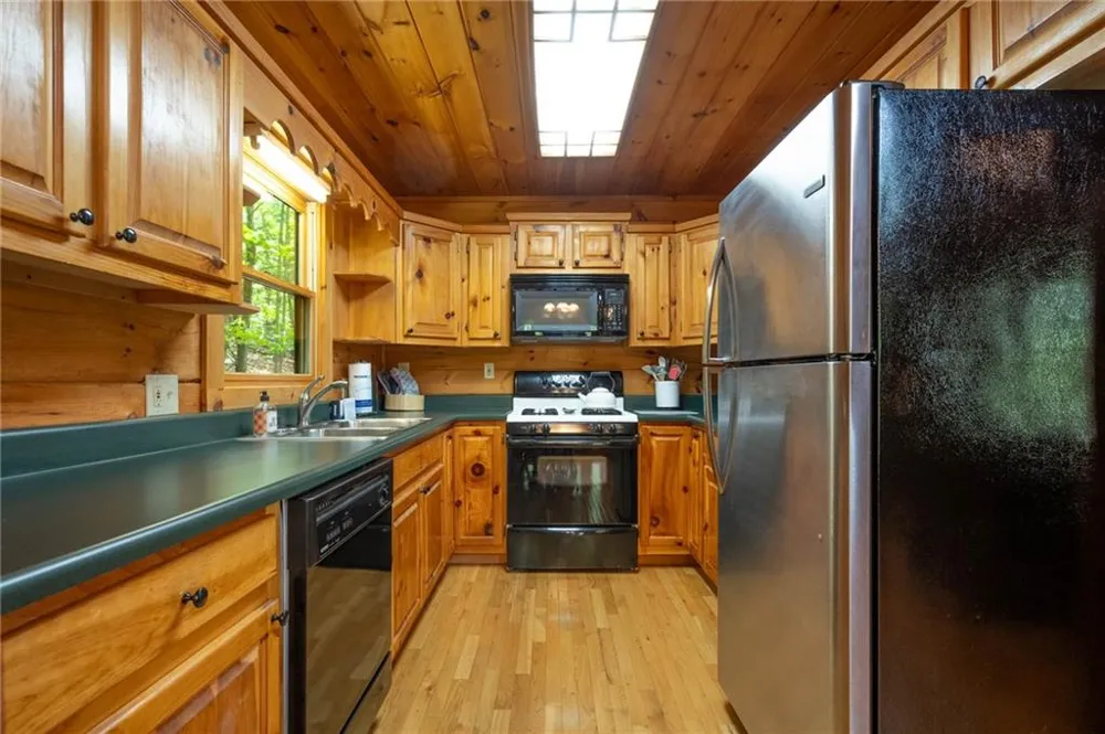 305 Martin Crossing Cherry Log, GA 30522