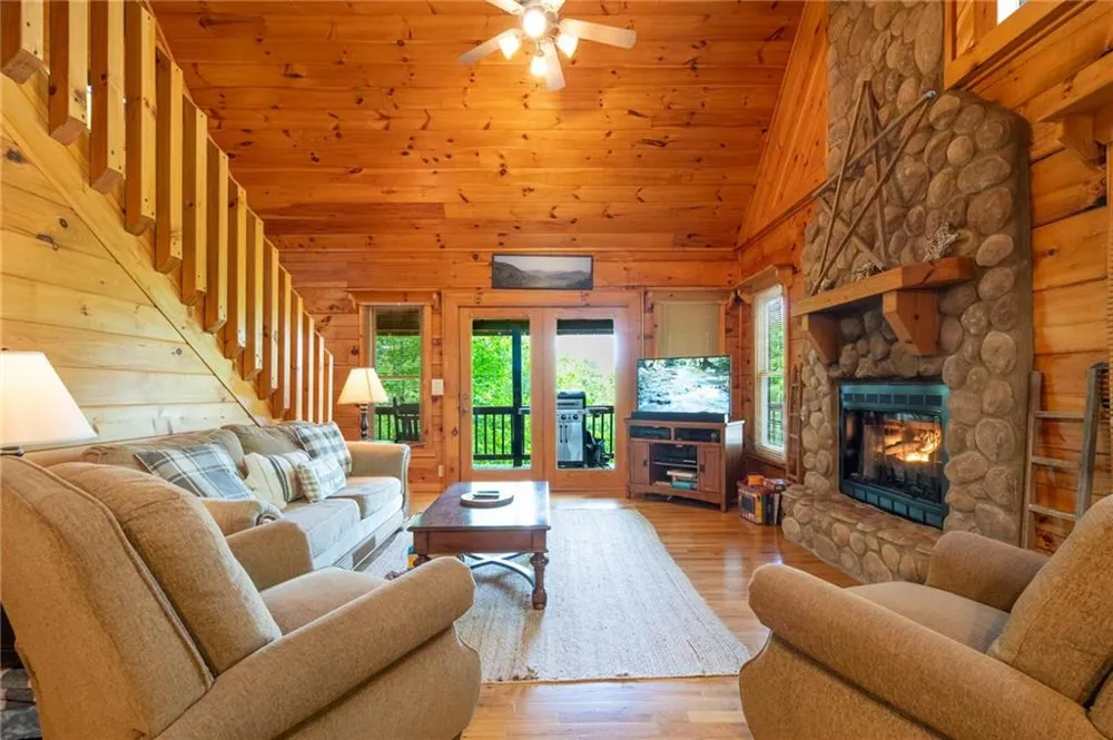 305 Martin Crossing Cherry Log, GA 30522