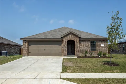 808 Saddle Horn Way