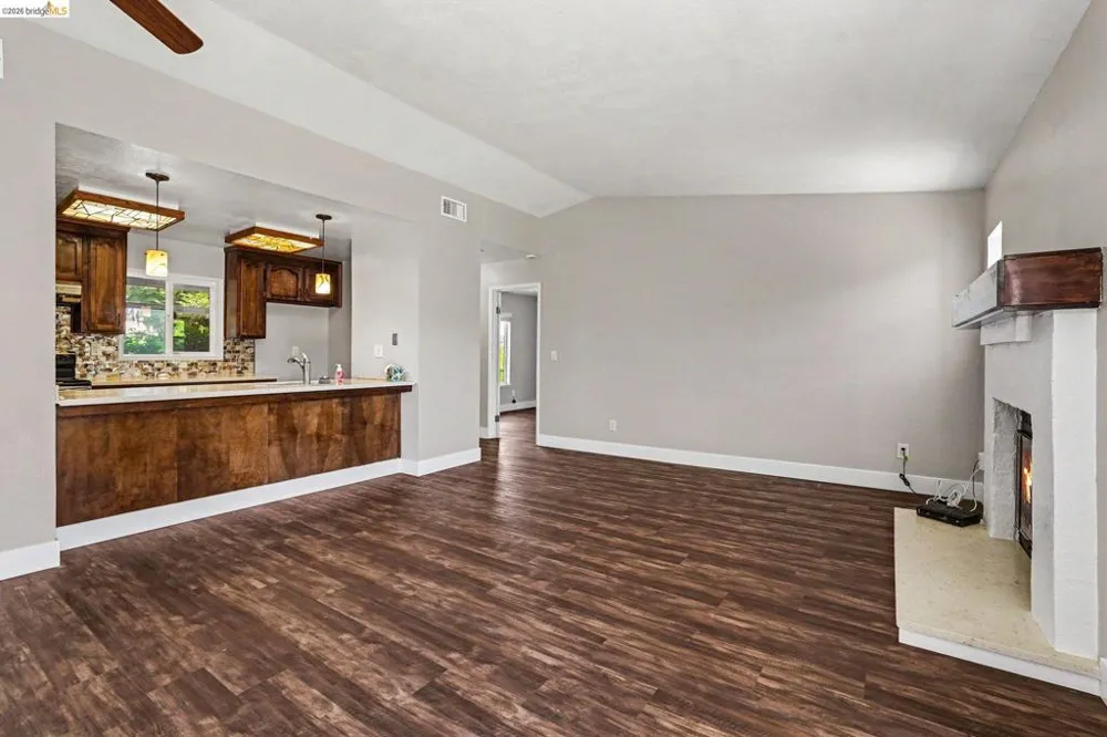 1303 Crane Dr Suisun City, CA 94585