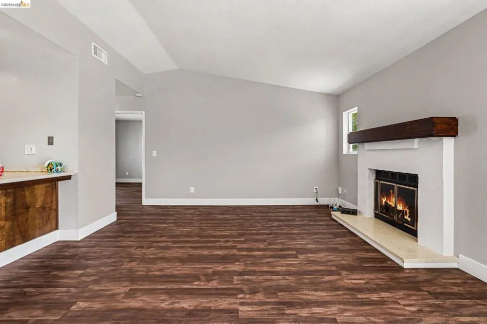 1303 Crane Dr Suisun City, CA 94585