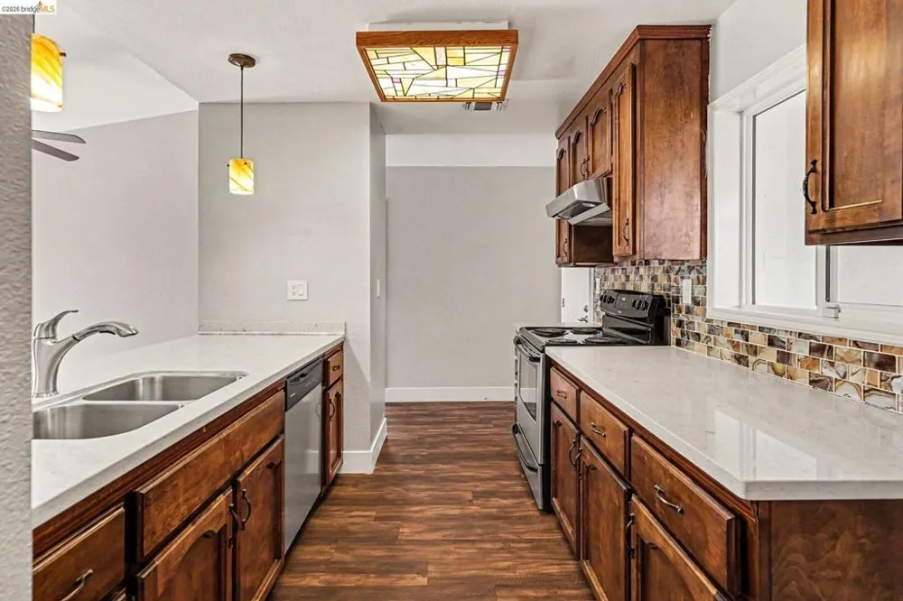 1303 Crane Dr Suisun City, CA 94585