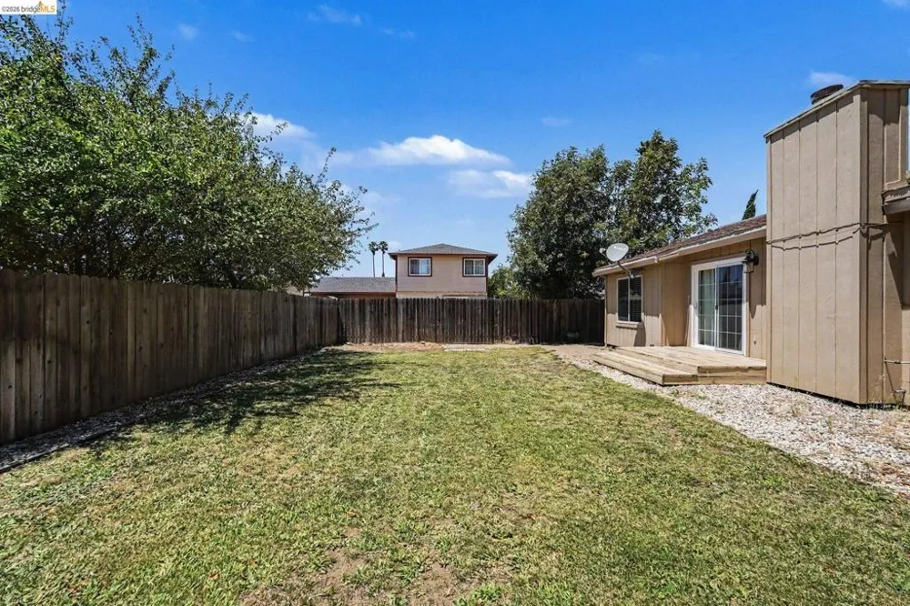 1303 Crane Dr Suisun City, CA 94585