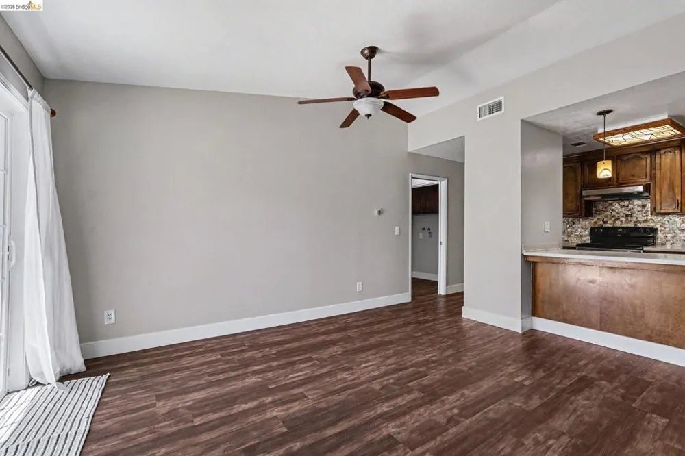 1303 Crane Dr Suisun City, CA 94585