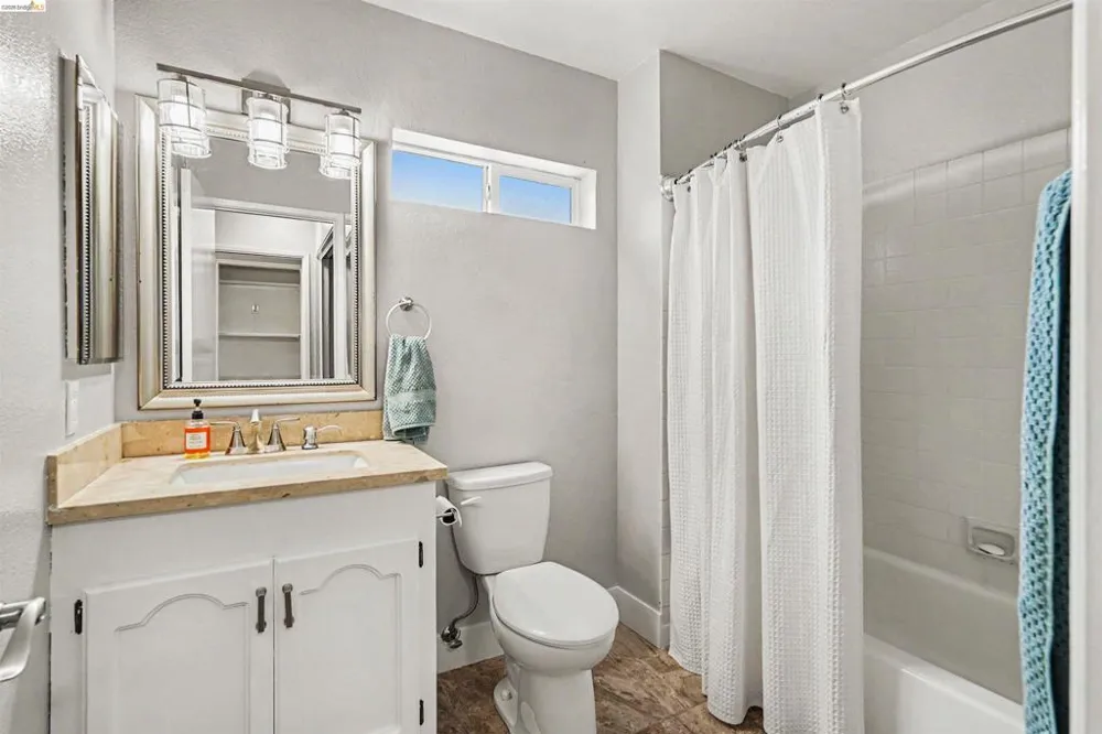 1303 Crane Dr Suisun City, CA 94585