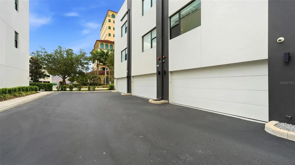 2187 MAIN STREET Sarasota, FL 34237