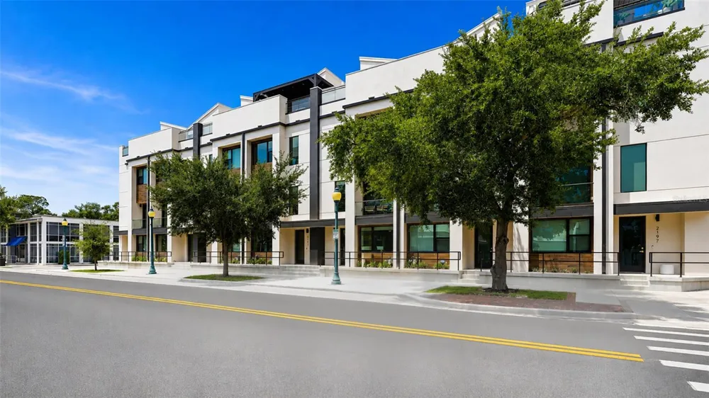 2187 MAIN STREET Sarasota, FL 34237