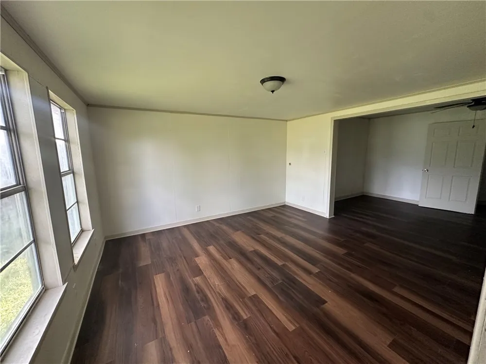 215 W Heard Refugio, TX 78377