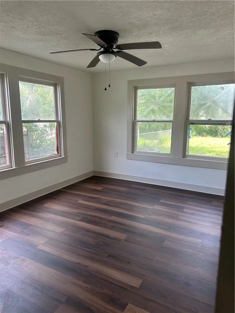 215 W Heard Refugio, TX 78377
