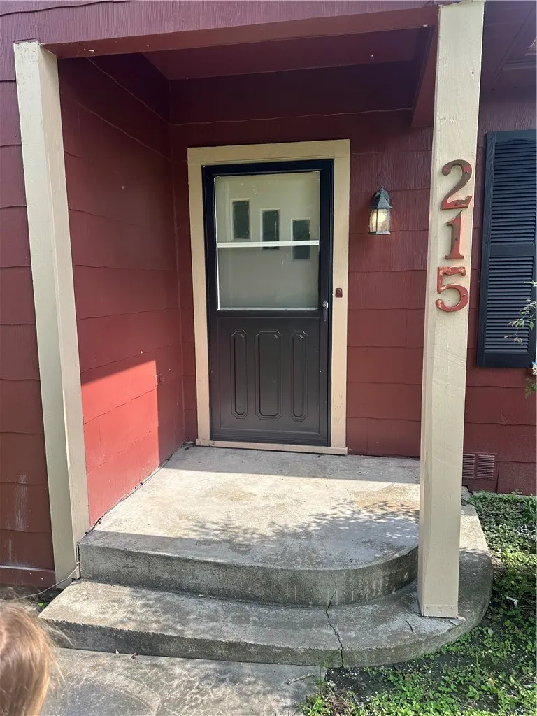 215 W Heard Refugio, TX 78377