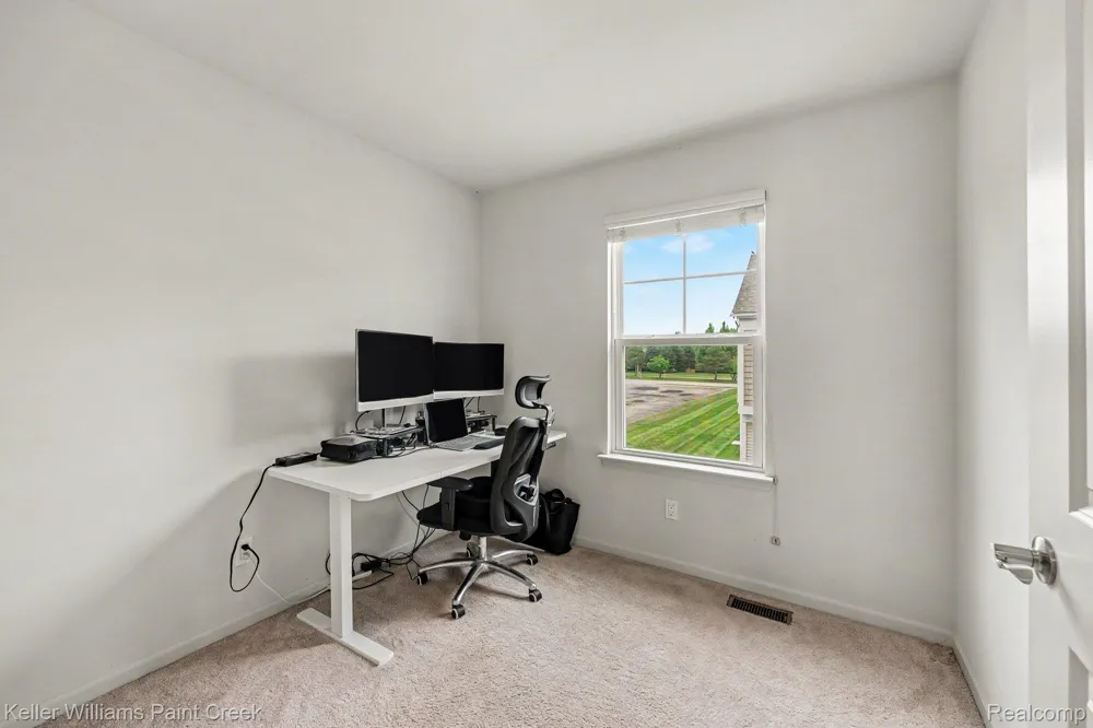 4923 Treeside Lane Troy City, MI 48098