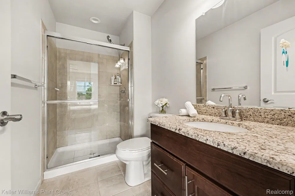 4923 Treeside Lane Troy City, MI 48098