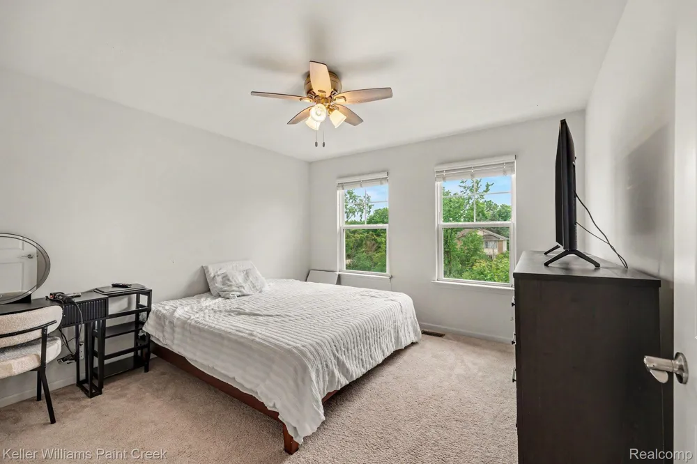 4923 Treeside Lane Troy City, MI 48098