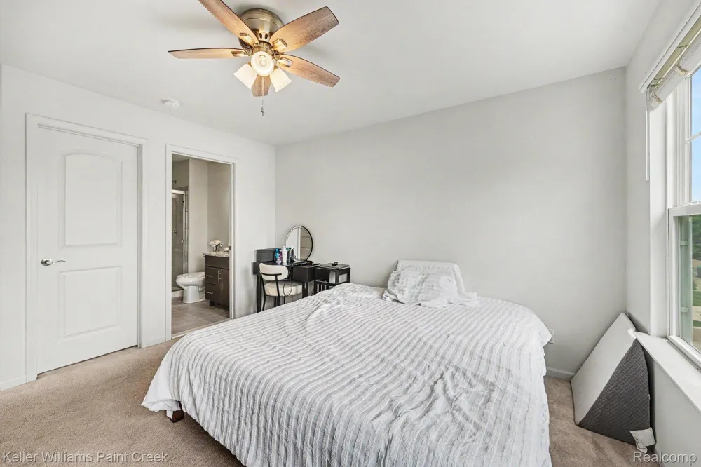 4923 Treeside Lane Troy City, MI 48098