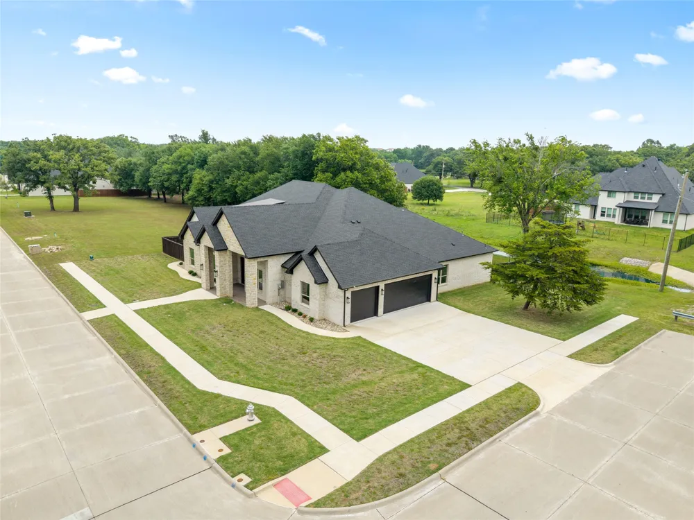 7611 Awadi Court Arlington, TX 76001