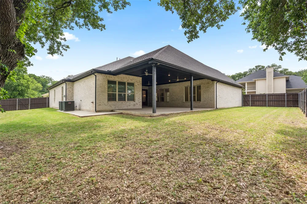 7611 Awadi Court Arlington, TX 76001