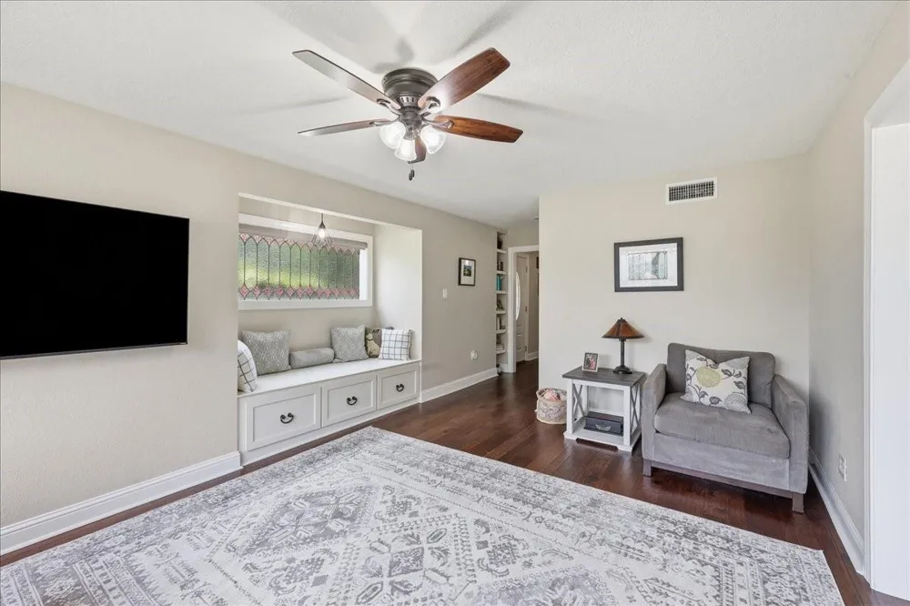 4702 Frost Place Orange, TX 77630