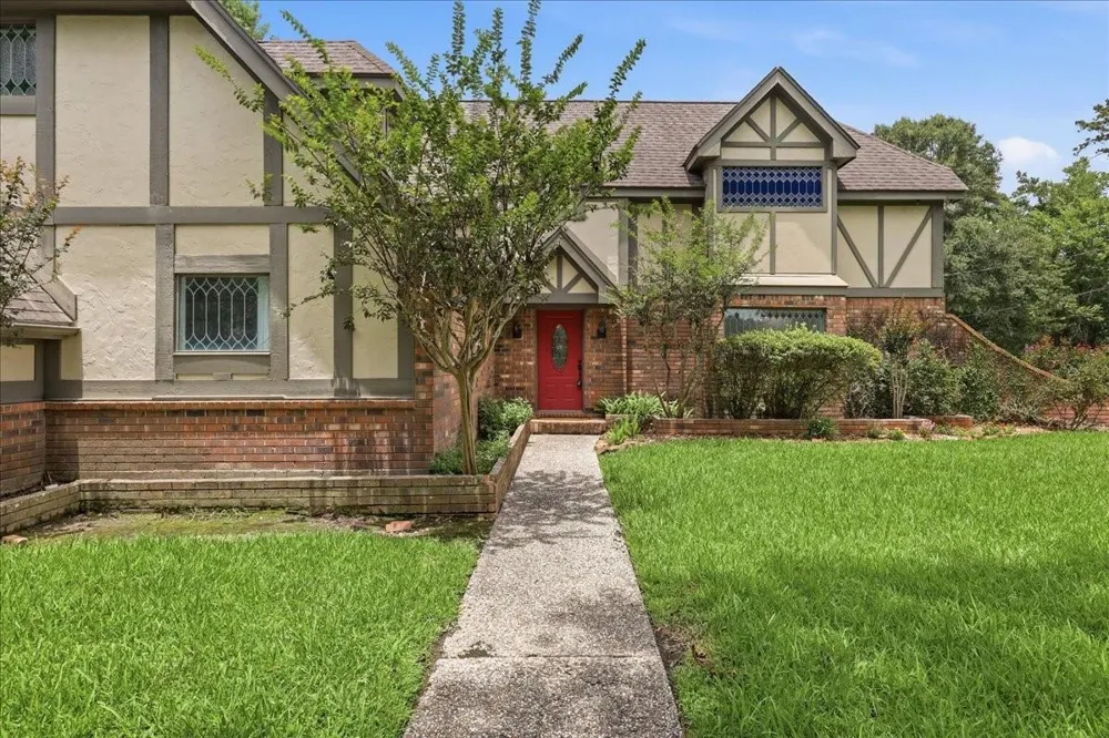 4702 Frost Place Orange, TX 77630