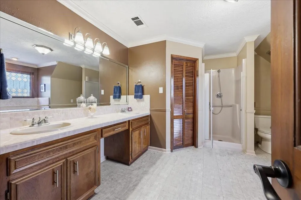 4702 Frost Place Orange, TX 77630
