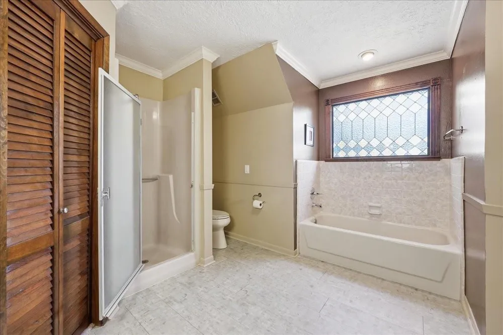 4702 Frost Place Orange, TX 77630