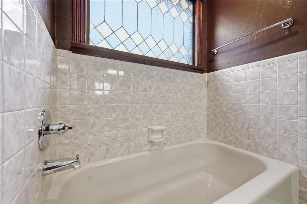 4702 Frost Place Orange, TX 77630