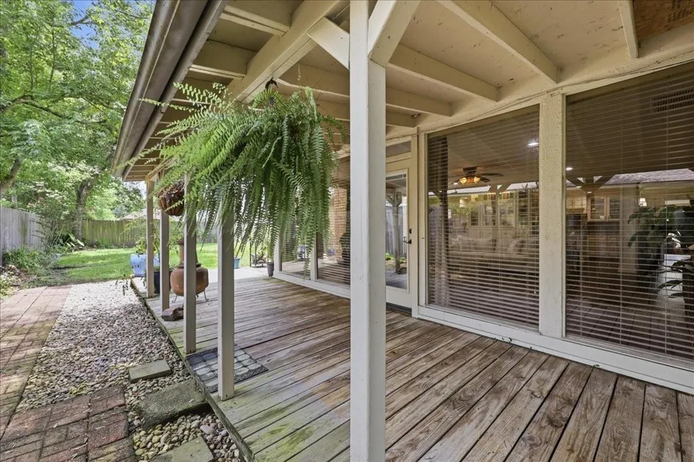 4702 Frost Place Orange, TX 77630
