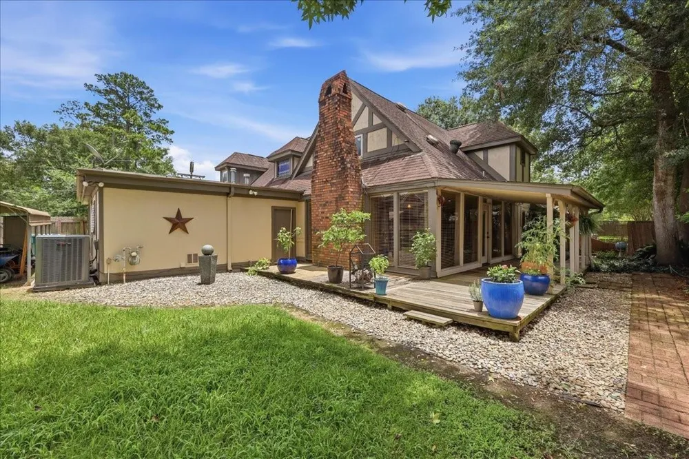 4702 Frost Place Orange, TX 77630