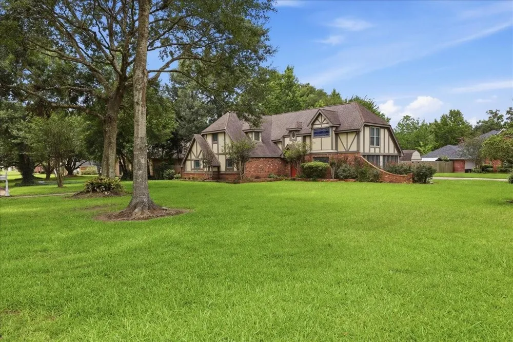4702 Frost Place Orange, TX 77630