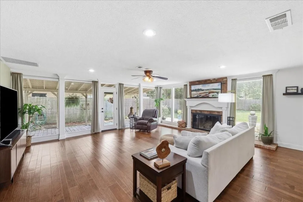 4702 Frost Place Orange, TX 77630