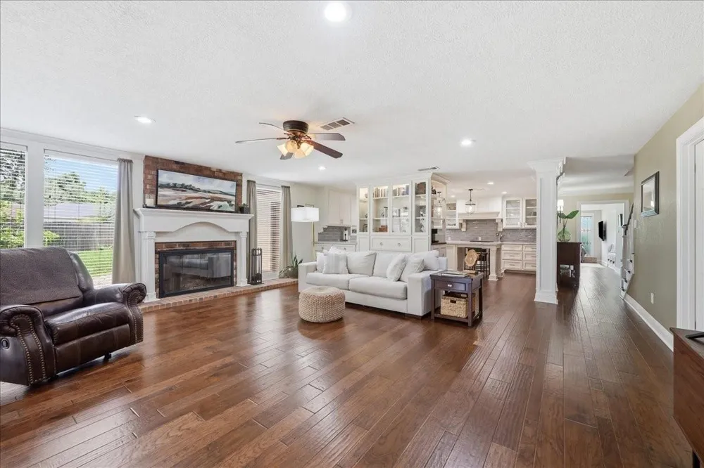4702 Frost Place Orange, TX 77630