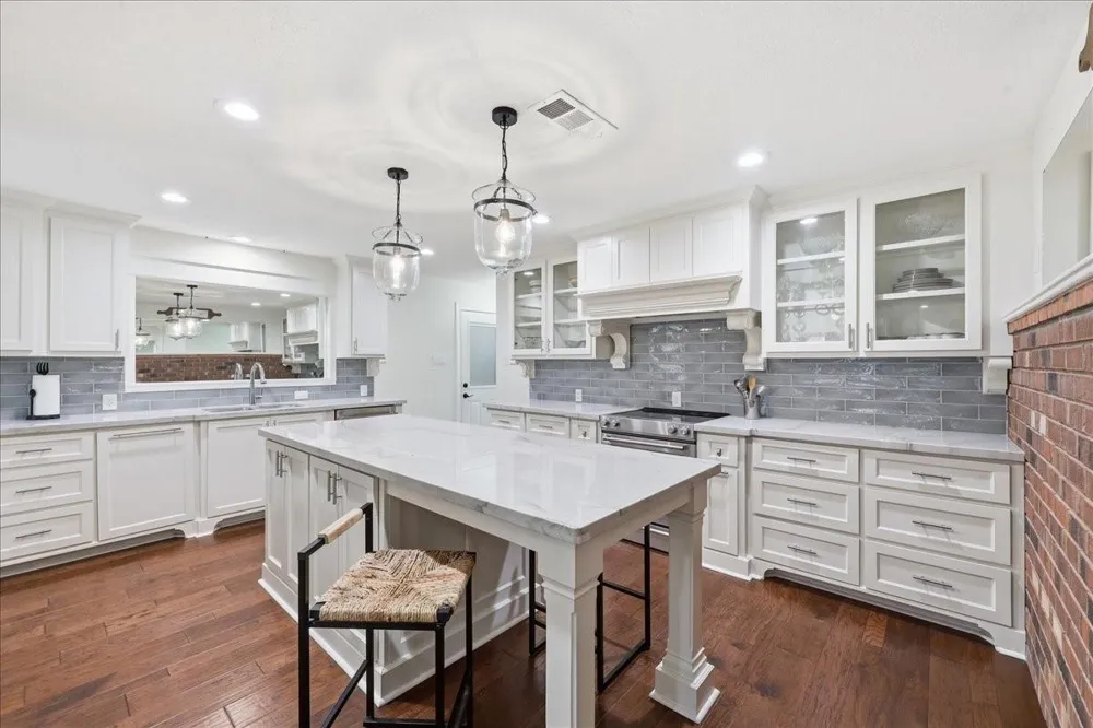 4702 Frost Place Orange, TX 77630