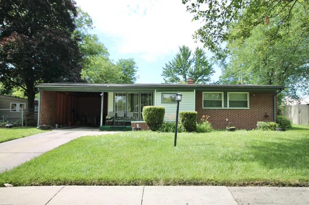 13301 Kenwood Street Oak Park City, MI 48237