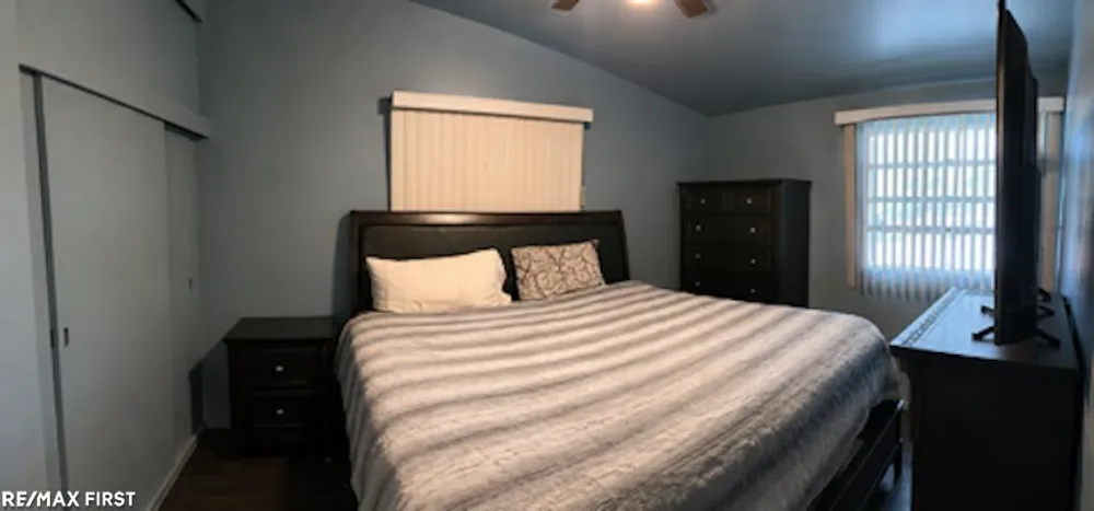13301 Kenwood Street Oak Park City, MI 48237