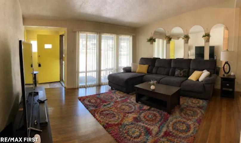 13301 Kenwood Street Oak Park City, MI 48237