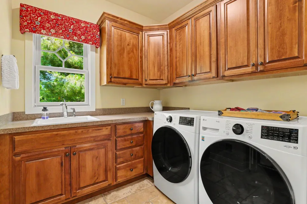 4492 Oak Arbor Drive NE Plainfield Charter Township, MI 49525