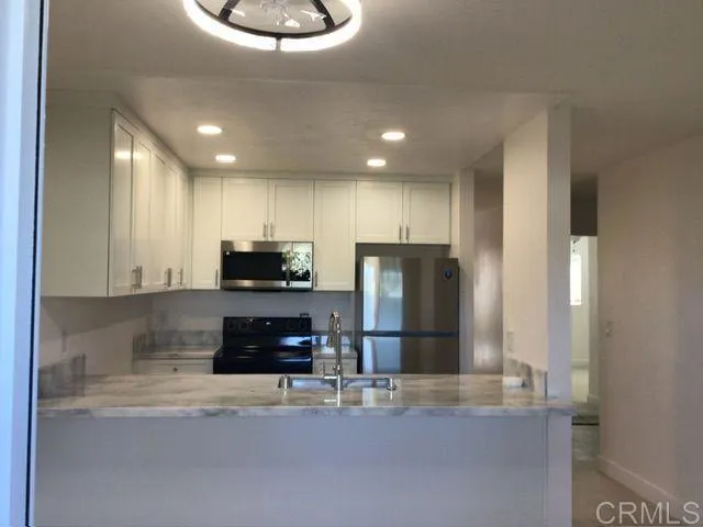 125 Candice Place Vista, CA 92083
