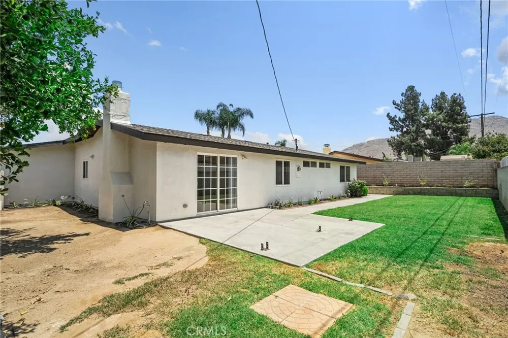 22139 Tanager Street Grand Terrace, CA 92313