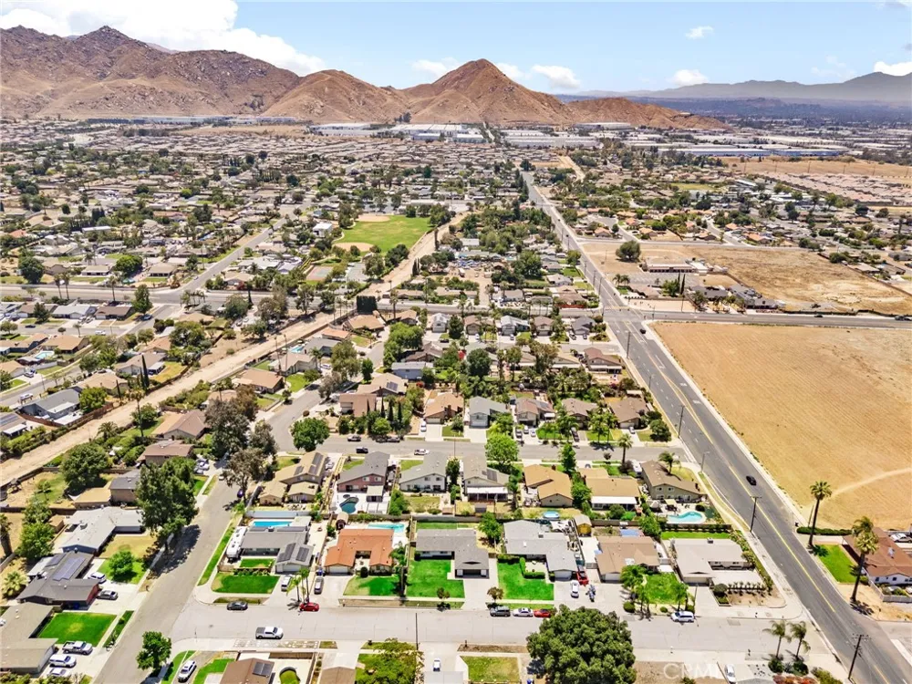 22139 Tanager Street Grand Terrace, CA 92313
