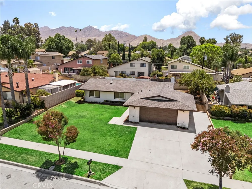 22139 Tanager Street Grand Terrace, CA 92313