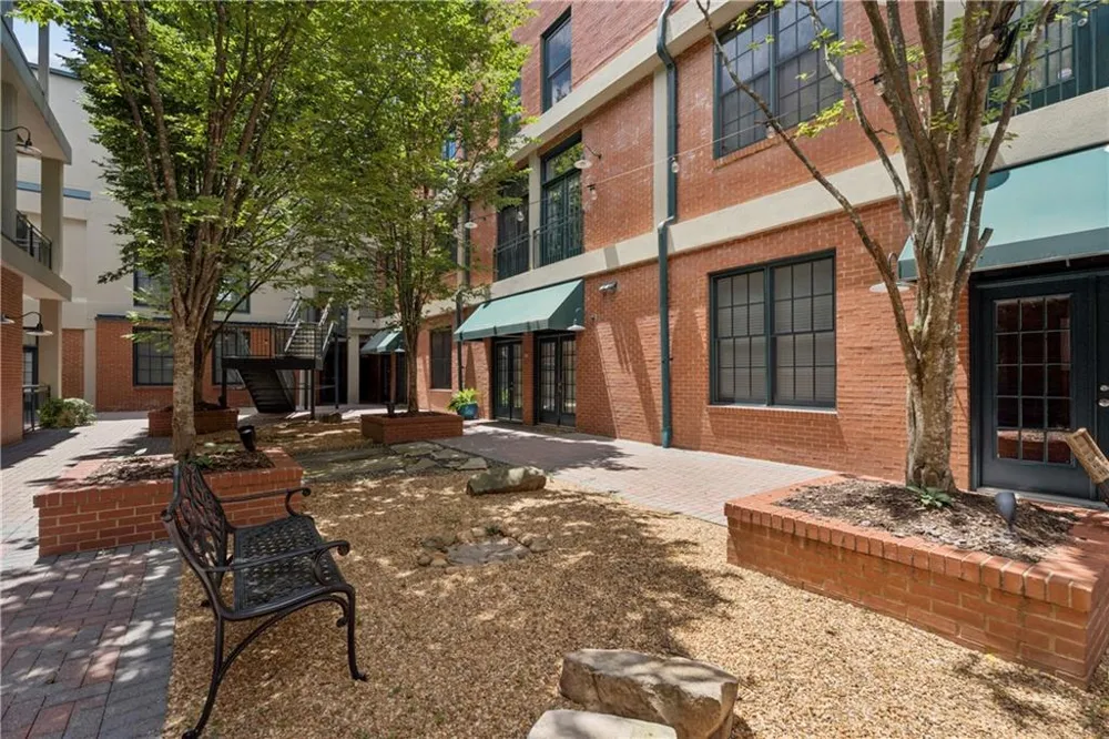 1601 Liberty Lane Roswell, GA 30075